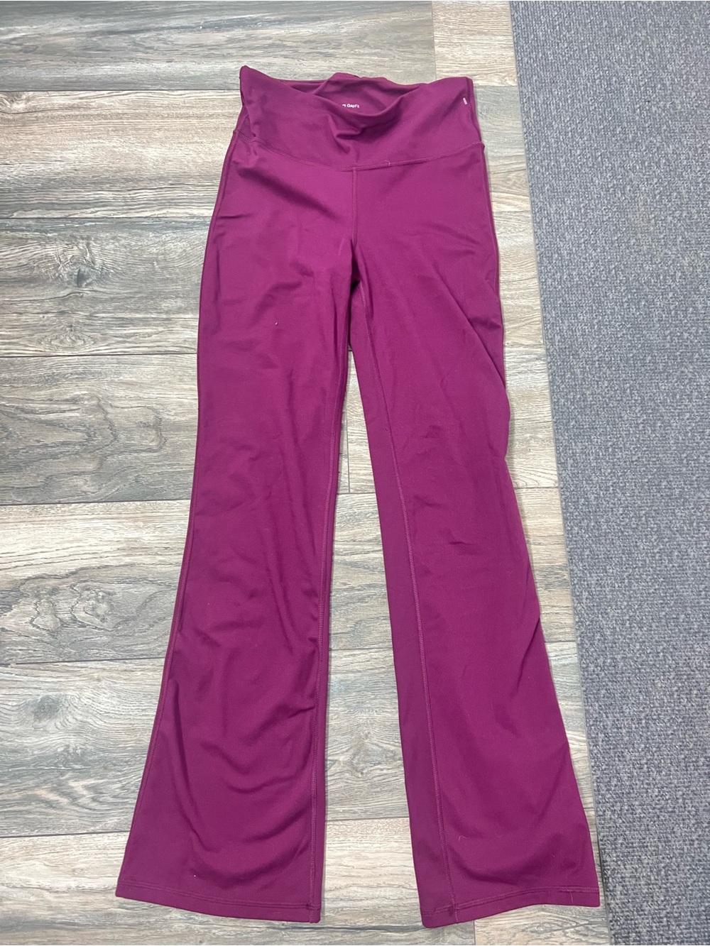 GAP Women's Flared Workout Pants in Berry Plum
